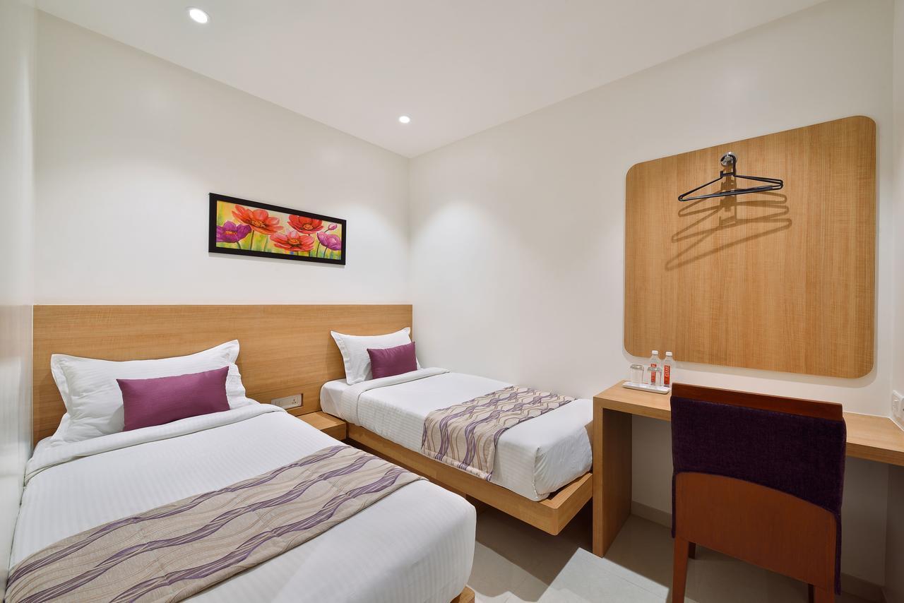 Hotel Leafio-Near Airport Bombay Exterior foto