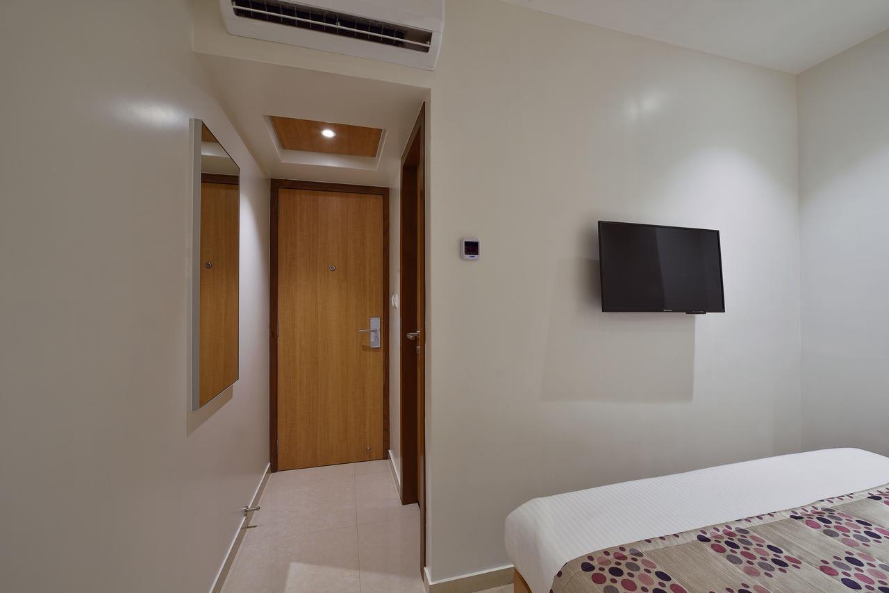 Hotel Leafio-Near Airport Bombay Exterior foto