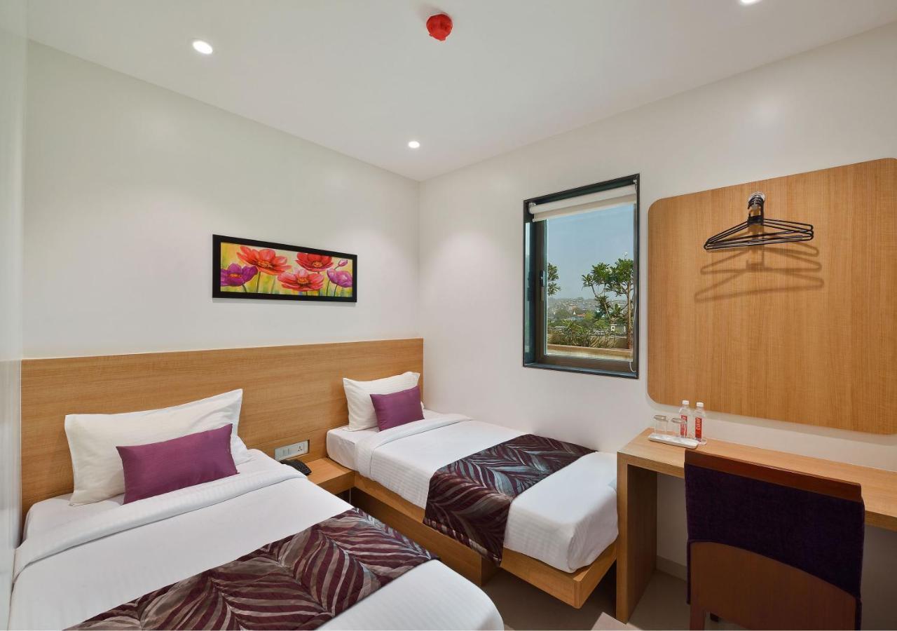 Hotel Leafio-Near Airport Bombay Exterior foto